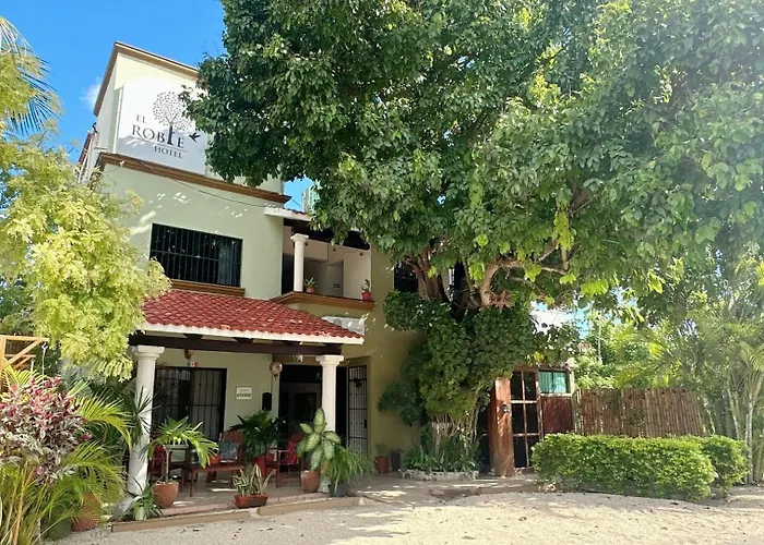 El Roble Hotel